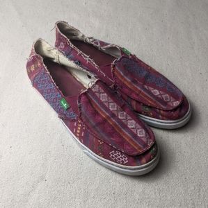 Sanuk woman's size 11 soft top slip on canvas shoe